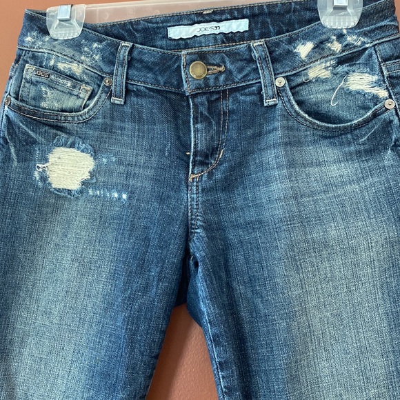 Joe’s jeans, Capri pants with raw hemline and distressing throughout. Size 25. - Picture 3 of 10